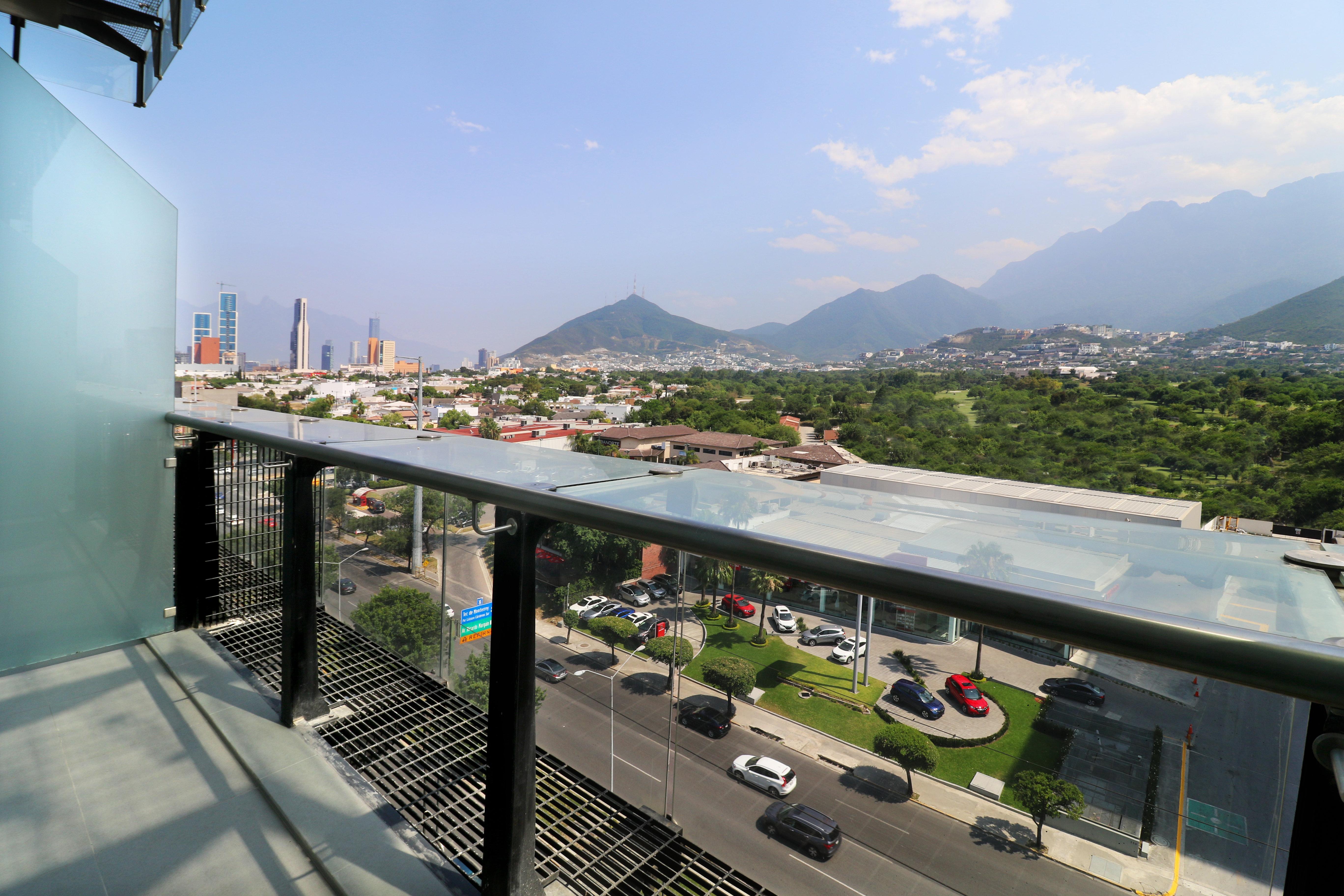 Holiday Inn Express & Suites Monterrey Valle By Ihg San Pedro Garza Garcia Exterior photo