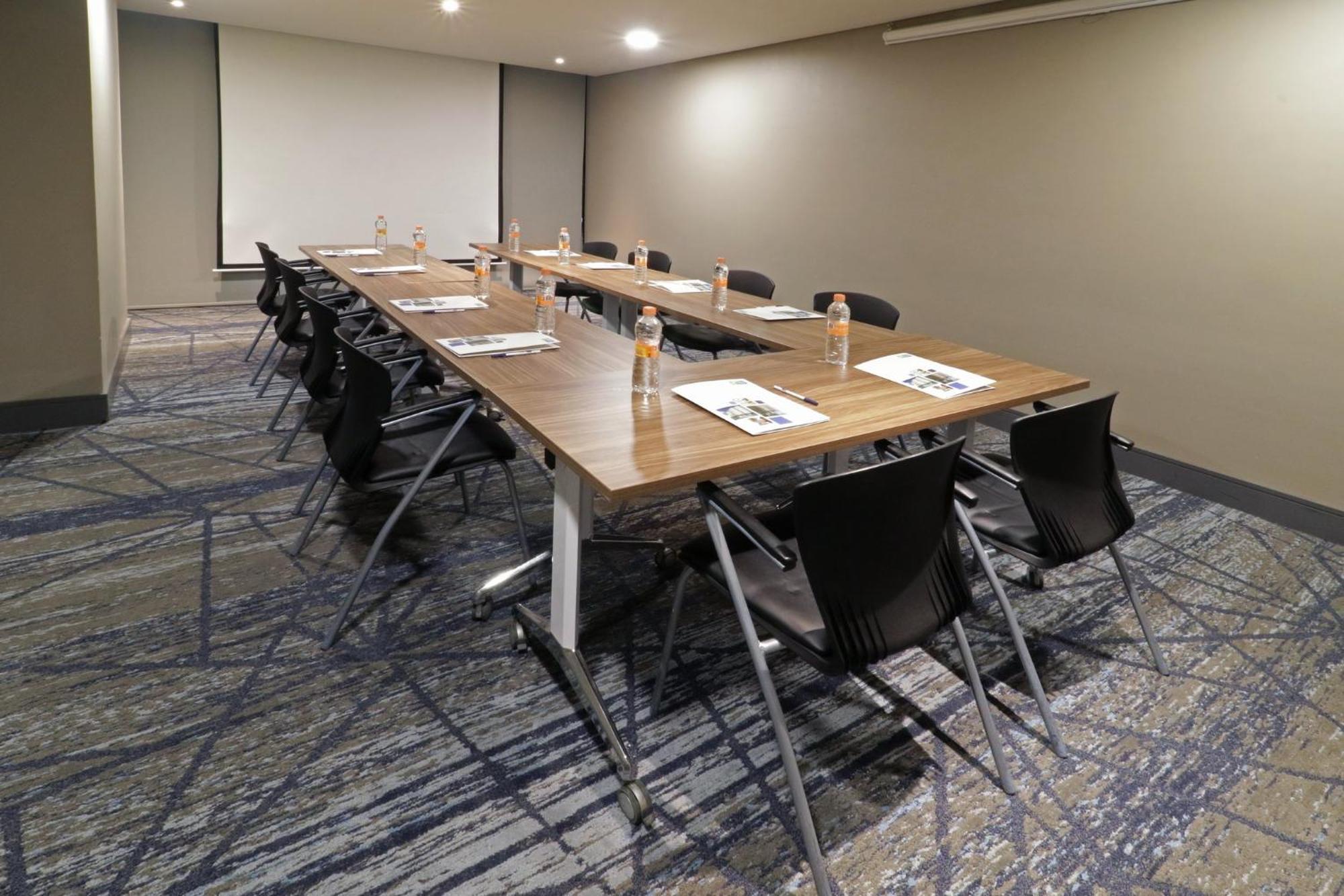 Holiday Inn Express & Suites Monterrey Valle By Ihg San Pedro Garza Garcia Exterior photo